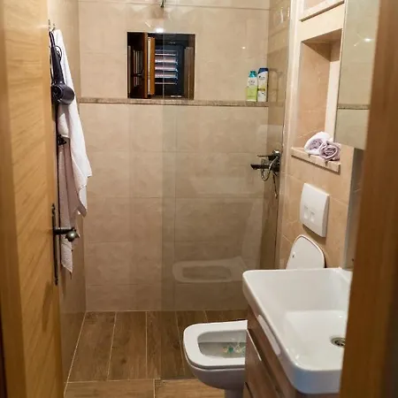 Kamena Kuca Vegar Casa rural *