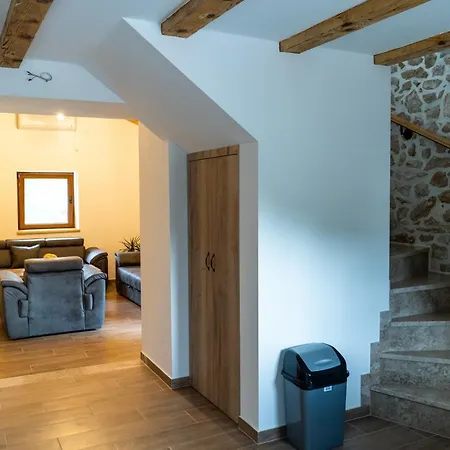 Kamena Kuca Vegar Country house
