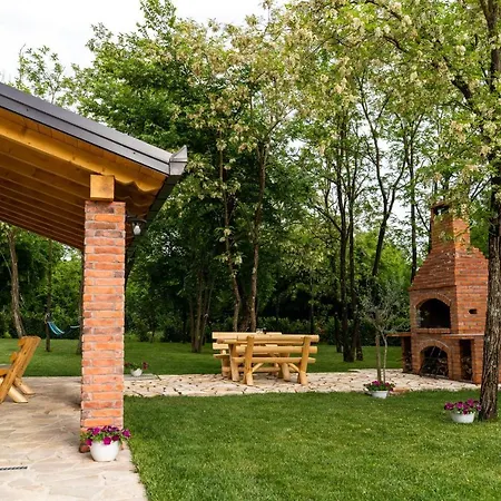 Casa rural Kamena Kuca Vegar *