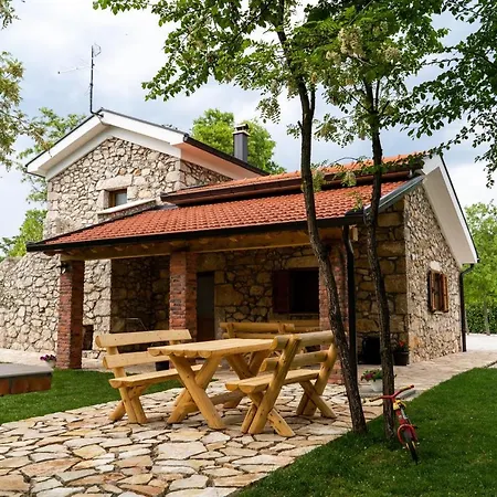 Kamena Kuca Vegar * Ljubuški