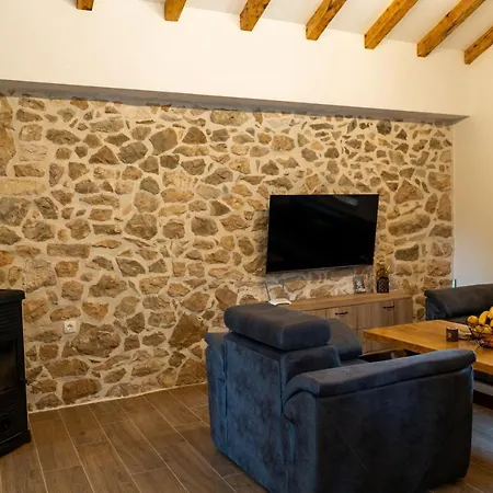 Country house Kamena Kuca Vegar *