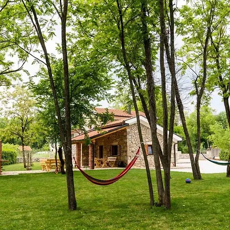 Kamena Kuca Vegar Country house *