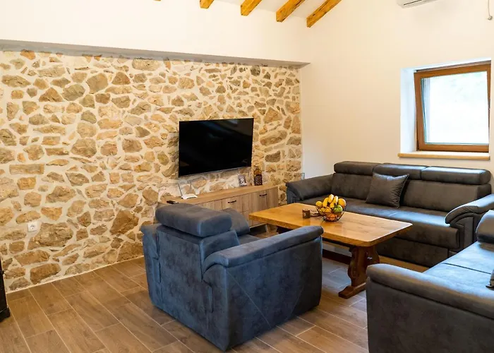 乡村民宿 Kamena Kuca Vegar